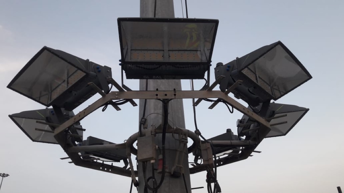 High-mast ring fitted with R9 LED flood fixtures at an Abu Dhabi port